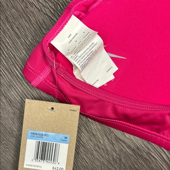 Nike Women's Pink Sports Bra - Picture 5 of 6